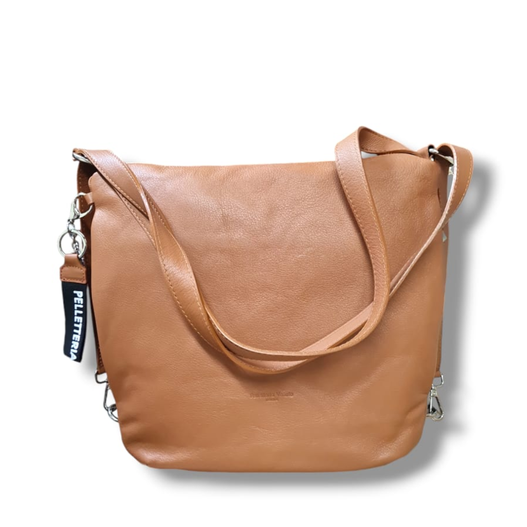 pelletteria veneta pelletteria veneta borsa zaino in pelle cuoio - foto 1 Borsa zaino in pelle colore cuoio con manici e tracolla