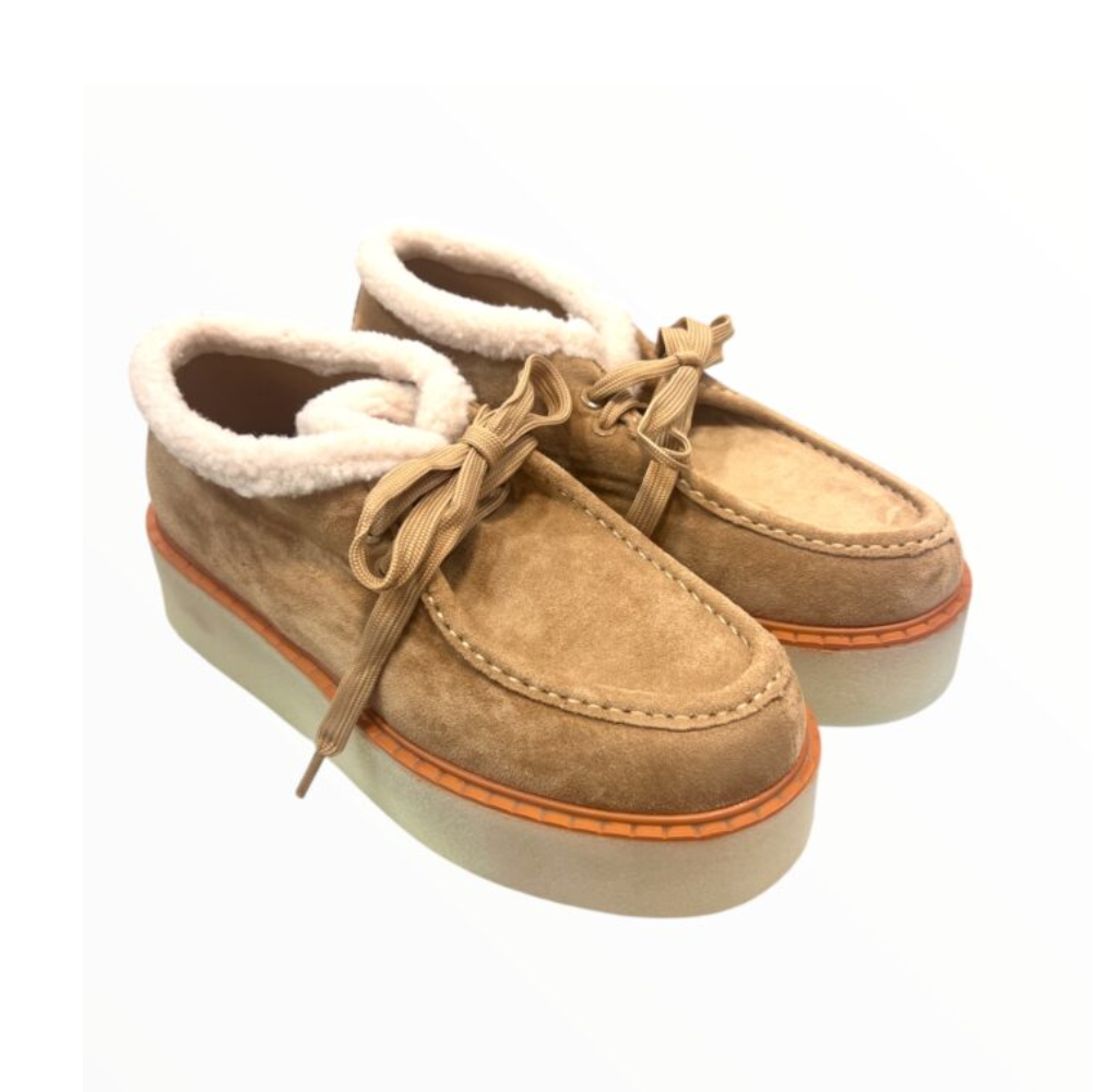 Scarpa mocassino boat shoe MARC ELLIS con fodera in pile, lacci e suola arancione